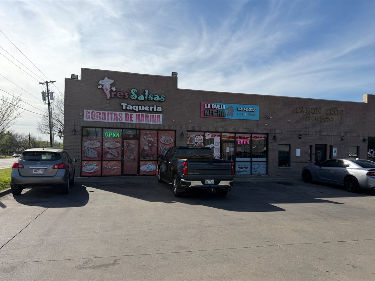 Tres Salsas Taqueria